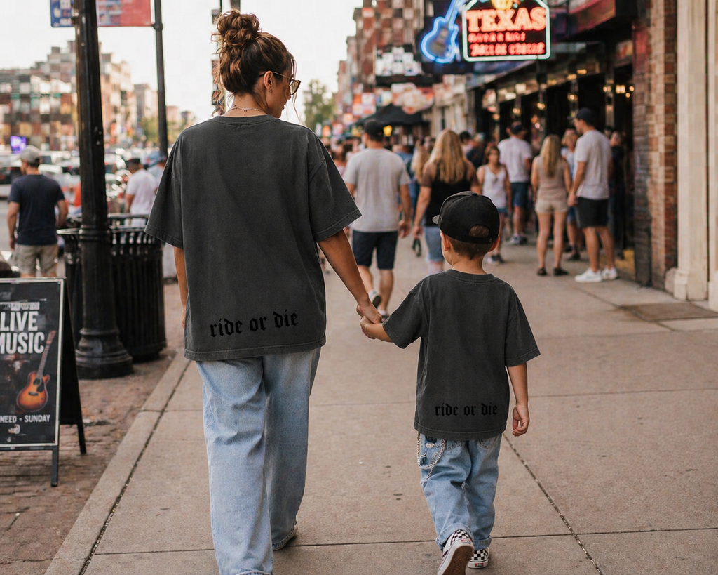 MAMAS BOY TEE